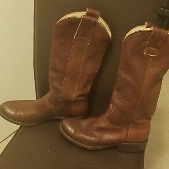 Boots - Picture 2 of 4